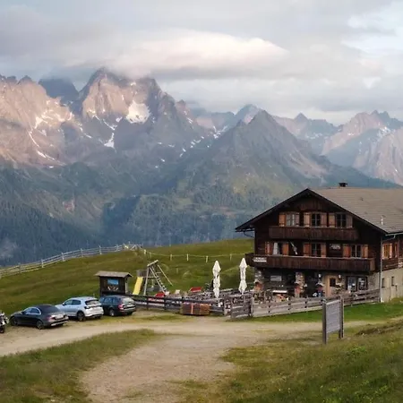 Almgasthaus Glocknerblick Zajazd Großkirchheim