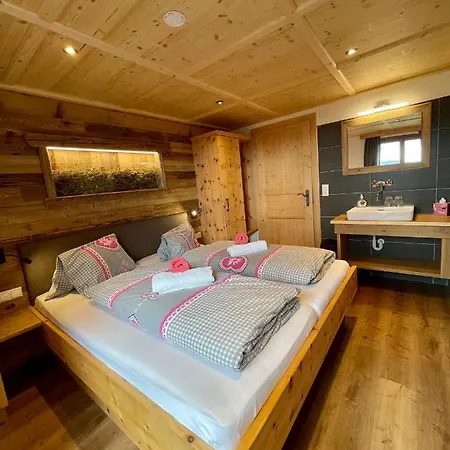 Almgasthaus Glocknerblick イン Großkirchheim